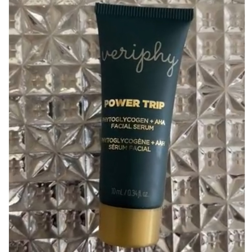 Veriphy Power Trip Phytoglycogen
AHA Facial Serum New Green OS